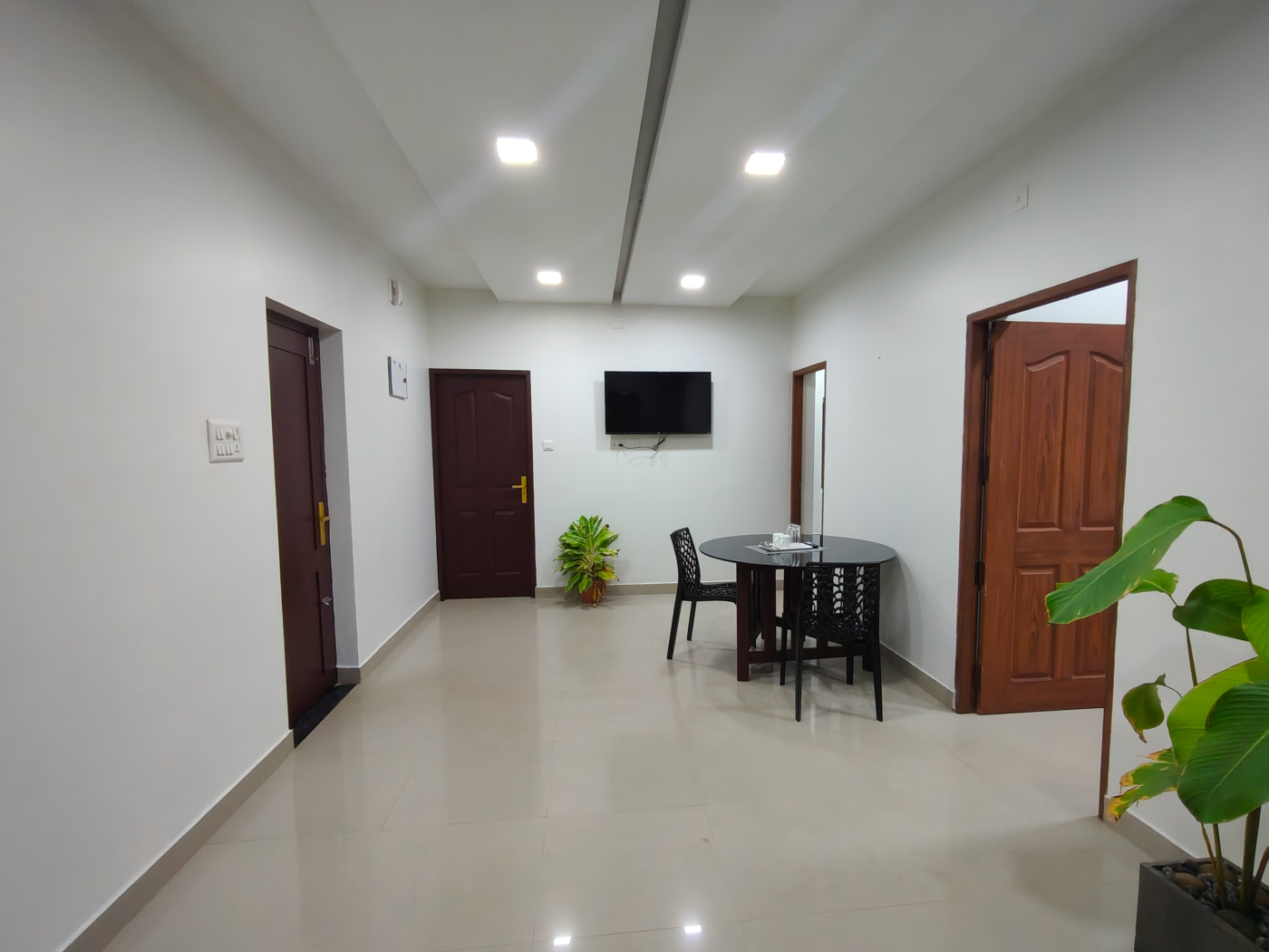 Executive Suite - Dining & Kitchen